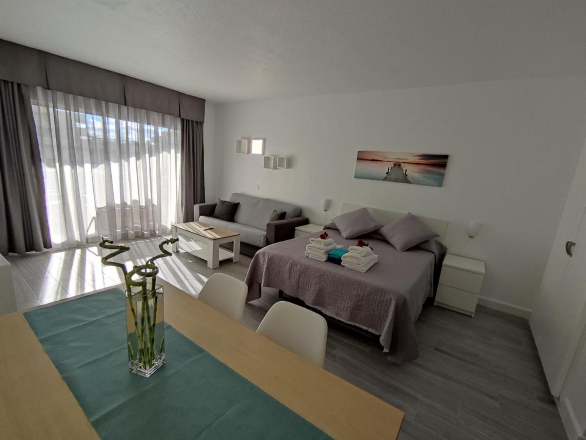 Estudio Benalbeach Primera Linea De Playa Benalmadena Exterior photo